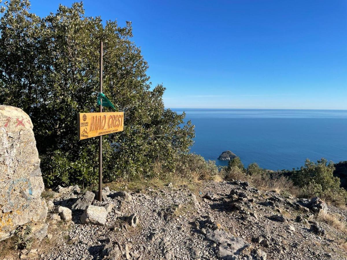 Una Finestra Sul Mare Home 2 Bergeggi Luaran gambar